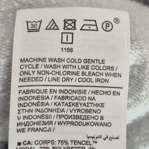 Athleta Appolo Crewneck Plush Nirvana Sweatshirt Hidden Pleat Pockets - Size M - Picture 15 of 15